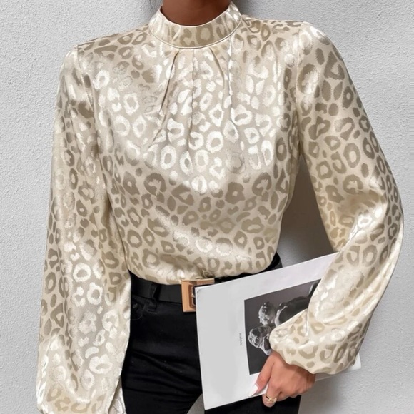 Boho cream jacquard satin  leopard print mock neck blouse - Picture 6 of 8